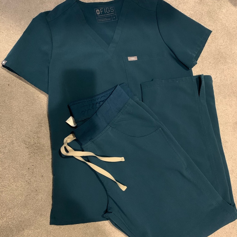 Figs Caribbean scrubs